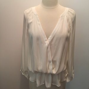 SOLD 🦋 Joie Louvre blouse